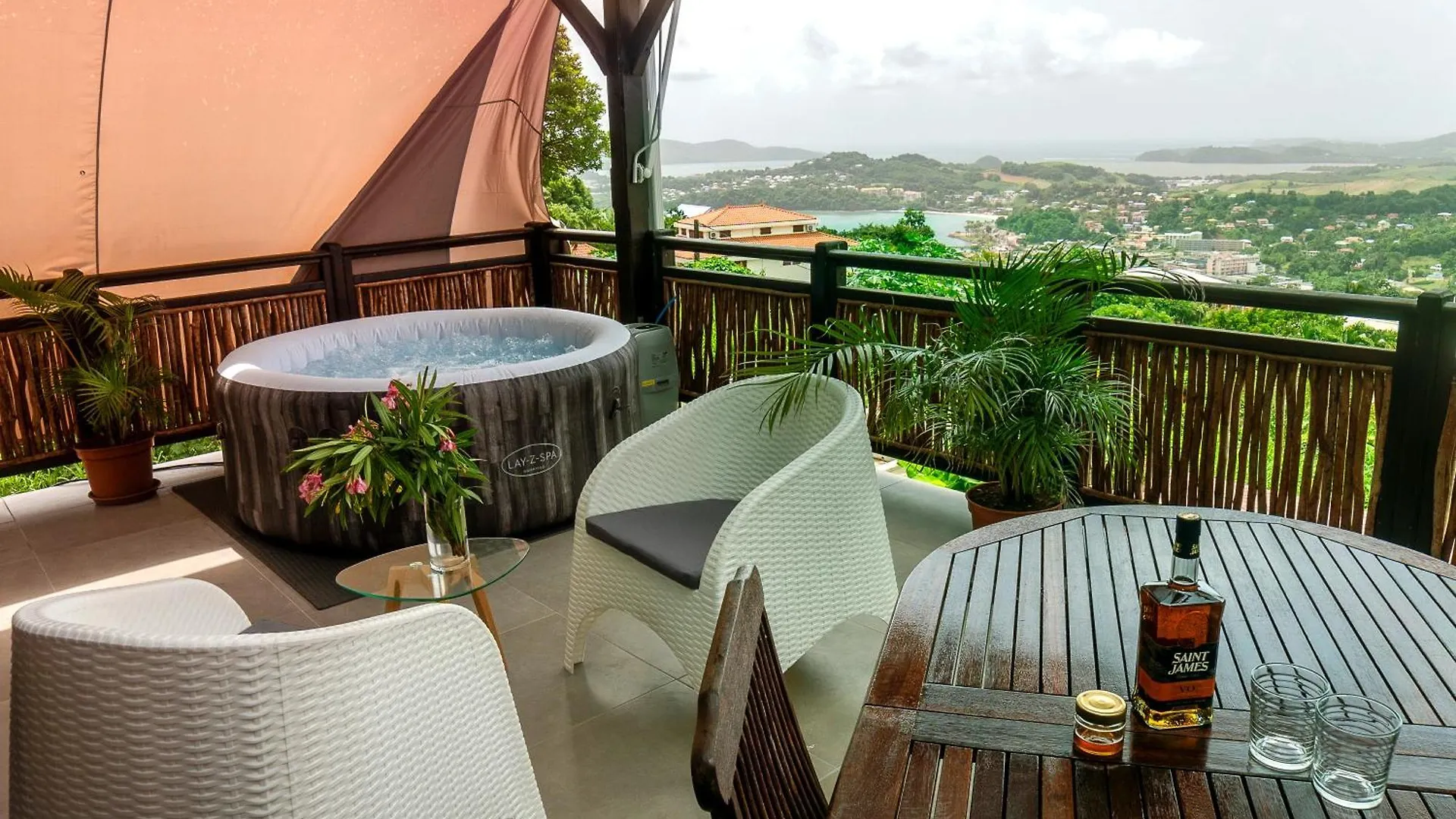 Apartamento F2 Ixora - Spa - Piscine - Vue Mer - 9 Min De La Plage - Ti Zwezo Paradi La Trinité Martinica